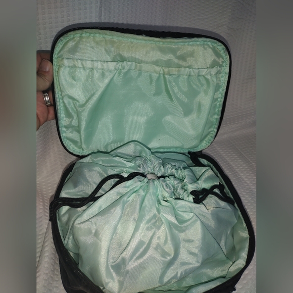 Modella Cosmetic Train Case - Picture 5 of 7